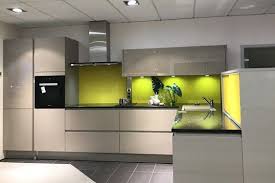 Plana Kuche Line In Glanzsteingrau Jetzt 49 Rabatt Sichern Plana Kuchen Kuche Ausstellungskuchen