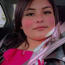 Busco quien me realice pastel y piñata de Lara Campos. Favor de poner foto  y precio!!!