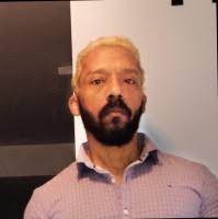 20+ "Roberto Smith" profiles