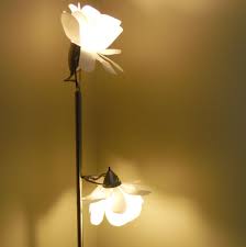 Or you can even add on more to the wire lamp shade, gluing on a wooden piece to create a complete table stand for the plants. Pin On Repurposed