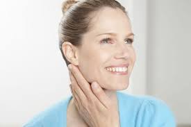 HAND AND FACE CREAM USİNG ile ilgili görsel sonucu