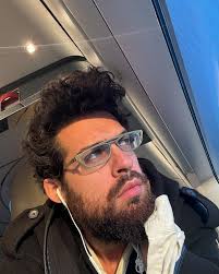 EVITADA — 04·10·2025 — 12 días después…siento profunda gratitud. Gracias,  en particular, a todo mi equipo por la confianza y por acompañarme en este  largo viaje ❤️ Curaduría: Roberta Bosco. Obra presentada