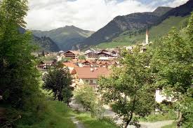 Das engadin, ja die ganze region im dreiländereck schweiz, italien und österreich ist eine großartige landschaft um sich zurück zuziehen und bei ausflügen mit dem auto oder zu fuß die zahlreichen kulturgüter zu besichtigen. Nauders Tirol Dreilandereck Osterreich Schweiz Italien