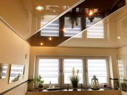 Eine Schone Plameco Spanndecke In Hochglanzend Das Farblich Abgesetzte Element Gibt Der Decke Die Besonder Plameco Optik Moderne Led Streching Windows