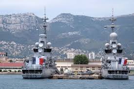 D 614 Et D 615 Poupe Des 2 Corsaires De La Flotte Les Cassard Et Jean Bart Marine De Guerre Navire De Guerre Marine Nationale