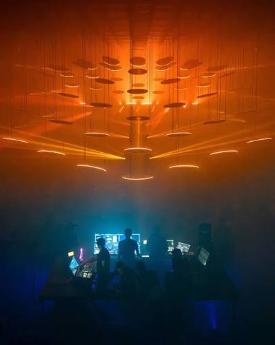 With projects like SONIC SESSIONS at DARK MATTER, KINETIC LIGHTS is  reshaping the future of nightlife. By integrating real-time kinetic light  systems with live electronic music, traditional club experiences are  elevated into
