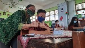 Di sini, kami menyediakan kumpulan kutipan berisi ucapan. Ucapan Selamat Hari Guru Nasional 2020 Dikirim Via Whatsapp Suara Banten