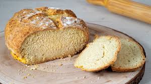 Como Preparar Un Pan Rapido Sin Levadura Y Sin Masa Madre En Casa Usando Pocos Ingredientes Tendras Un Pan Casero Excelente Casa Como Levad In 2020 Food Bread Pan
