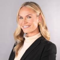 Maria Nixon's Instagram, Twitter & Facebook