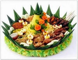Nasi tumpeng kuning, tumpeng hias, tumpeng karakter, tumpeng mini, tumpeng sederhana tema lomba tumpeng, nasi tumpeng yang enak di bekasi, harga nasi tumpeng untuk ulang. Karsilama Bermacam Macam Bentuk Sajian Tumpeng Food Design Foto Makanan Makanan Dan Minuman