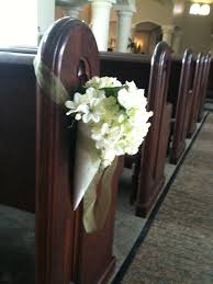 Idea For Flower Arrangement For Church Pews Wedding Church Aisle Church Wedding Flowers Diy Wedding Cake