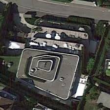 Tennis star roger federer is set to move into a £6.5m glass mansion next to lake geneva. Roger Federer S House In Wollerau Switzerland 2 Virtual Globetrotting