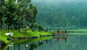 Tempat wisata di bandung memiliki daya tarik tersendiri karena dikelilingi oleh pegunungan. Tempat Wisata Dan Rekreasi Indonesia Tempat Wisata Yang Ada Di Bandung Timur