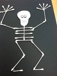 Pin By Adelaide On Anaokulu Oncesi Etkinlikleri Bricolage Halloween Halloween Activities Halloween Deco