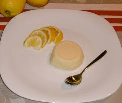 Per cucinare questo piatto non può mancare un ingrediente fondamentale: Tengofame Budino Al Profumo Di Limone