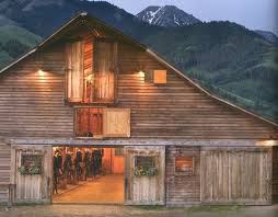With a sliding door and interior stalls, this is a cozy and cute. Bossy Monica On Twitter Amazing Horse Barns Dream Horse Barns Horse Barns