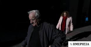 Και στις δύο αυτές κατηγορίες οι συντάξεις με χρόνο ασφάλισης πάνω από 30 έτη θα αυξηθούν, και μάλιστα για μισθούς πάνω από 2.000 ευρώ με 40ετία οι αυξήσεις θα υπερβούν τα 150 ευρώ τον μήνα. Anadromika Pote Plhrwnontai Osoi Exoyn Panw Apo 30 Xronia Asfalishs Poy Kymainontai Oi Ay3hseis Vid Hmerhsia