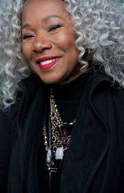 Fabulous And Silver Model Lynette Hunter Halalay Of Knit Sew Fabulous Photographer Eric Perry Silver Haired Beauties Silver Grey Hair Beautiful Gray Hair