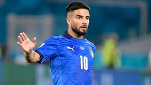 Lorenzo insigne cavaliere omri is an italian professional footballer who plays as a forward for serie a club napoli, for which he is captain. Barcelona Insists On Insigne Pledge Times