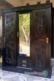 Lemari pakaian 3 pintu sliding juga dilengkapi dengan tempat gantungan baju. Jual Lemari Pakaian Pintu Sliding Murah Jeparastore Com