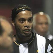 ʁonawˈdʒĩɲu gaˈuʃu) or simply ronaldinho. Ronaldinho Betrog Vor Wechsel Zu Paris Saint Germain Jugendverein Porto Alegre