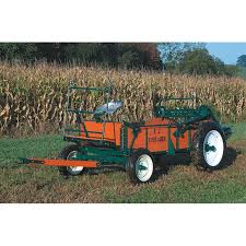 We offer a variety of litter and fertilizer spreaders from brands like newtown crouch, pequea and more. Ground Driven Manure Spreader Amish Made Ez Spreader 55 Bushel Horse Drawn Manure Spreader Working Horse Tack