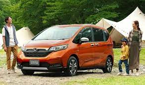 正常進化するホンダ フリード クロスオーバースタイルのクロスターが加わった フリード ホンダ フリード ホンダ