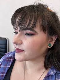 Beth Neidlinger's Instagram, Twitter & Facebook