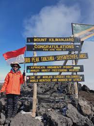 In a matter of days you'll climb kilimanjaro from the hot plains of africa. Khansa Syahlaa Pendaki Perempuan Cilik Berhasil Mencapai Puncak Gunung Kilimanjaro Di Afrika Bahasan Id