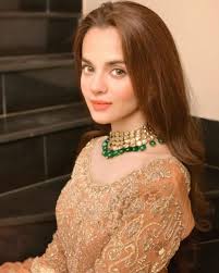 Komal meer is a rising star of pakistan showbiz industry. Qurbatein Star Komal Meer Slaying In New Pictures Daily Infotainment