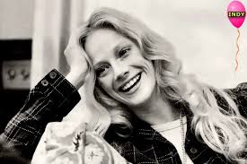 R,I,P, DEAR SONDRA LOCKE......THE MOVIES WITH CLINT WERE : THE OUTLAW JOSEY  WALES...THE GAUNTLET....SUDDEN IMPACT...EVERY WHICH WAY BUT LOOSE ....ANY  WHICH WAY YOU CAN....AND BRONCO BILLY......sadly she passed away  recently😢😢 May 28,
