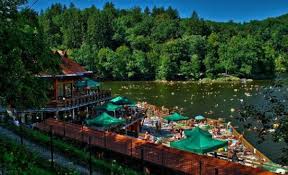 Unicat In Lume Lacul Ursu Romania Cel Mai Mare Lac Helioterm Din Lume Romania World Places To Visit