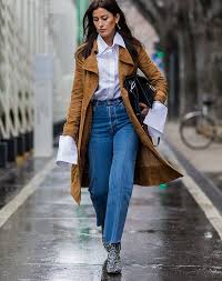 8 Mom Jeans Outfits That You Can Re Create Without Going Shopping In 2020 Mom Jeans Outfit Mom Jeans Outfits Con Jeans