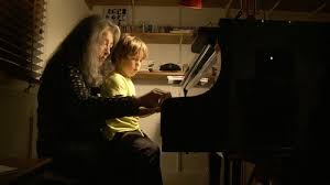 Enfant prodige du piano, elle a apporté à l'interprétation du répertoire romantique. Https Www Xn Bckstage 0za Ch Movies Reviews Meine Mutter Das Genie