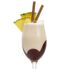 La ricetta di questo cocktail si basa sulla miscelazione di liquore di caffè, alcol forte e panna attualmente, ci sono diverse varianti del cocktail white russian. Chocolate Colada Rezept