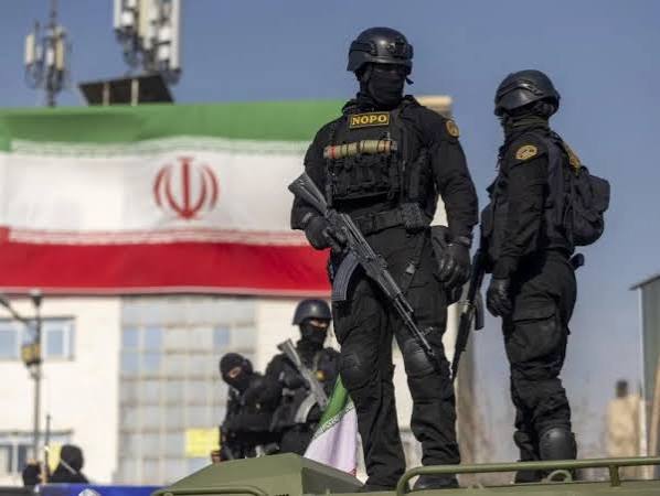 شہید سپریم لیڈر خامنہ ای کی آخری رسومات سے قبل ایران میں سکیورٹی ہائی الرٹ - ایکسپریس اردو