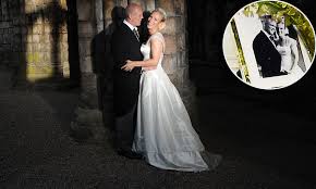 Queen elizabeth's oldest granddaughter, zara anne elizabeth tindall (née phillips),just gave birth to a little girl. The Queen Reveals Never Before Seen Wedding Photo Of Zara And Mike Tindall Hello