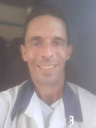 Hola buenos días gracias por aceptarme en el grupo soy nuevo soy de la  habana 44 años soltero busco una relación amorosa seria y estable y será  que aquí encontraré mi media