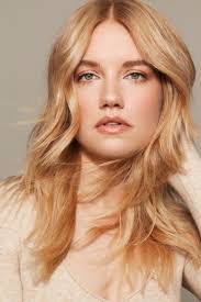 Sara Ball's Instagram, Twitter & Facebook