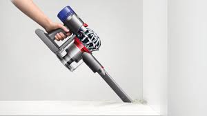 Review test dyson v8 akku staubsauger beutellos. Speziell Entwickeltes Zubehor Des Dyson V8 Absolute