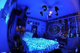Glow In The Dark Bedroom This Would Be Annoying To Sleep In Neon Room Chill Room Black Light Room