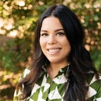 Lisa Catron's Instagram, Twitter & Facebook