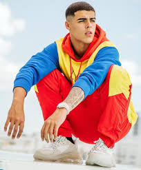 This is a great poodle haircut for the next summer season. Pin By Cele On Lunay Cute Guys Latin Artists Haircuts For Men