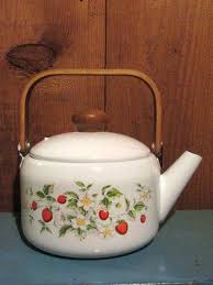 tabulous design: strawberry kitchen decor