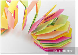 Nehme nun die obere und untere kante der linken seite und falte diese zur mittleren falz. Poster Colorful Origami Papier Achteck Formen Isoliert Auf Weiss Pixers Wir Leben Um Zu Verandern