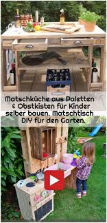 Matschkuche Aus Paletten Obstkisten Fur Kinder Selber Bauen Matschtisch Diy Fur Den Garten In 2020 Patio Dining Set Outdoor Furniture Sets Outdoor Decor