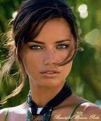 Brazil stands for their outstanding beauty standards different from ones in europe or the us. Beautiful Brazilian Women Beautiful Black Hair Beautiful Brazilian Women Beautiful Girl Face