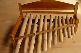 Sekarang pertunjukan musik di lampung dapat dilihat di setiap pernikahan atau sunat. 5 Alat Musik Tradisional Bambu Yang Hampir Punah Mari Lestarikan Kembali Kumparan Com