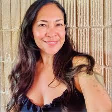 What is a fair pet fee for Airbnb hosts in Fayetteville, AR?