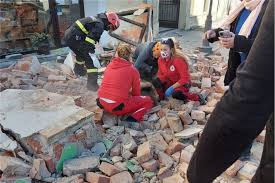 Το εστιακό βάθος του σεισμού ήταν μόλις 5. Kroatia Seismos Patissiapress Pathsia